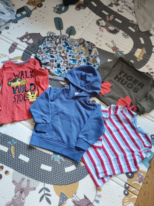 Sprzedam bluzy dziecięce 5 sztuk rozmiar 98