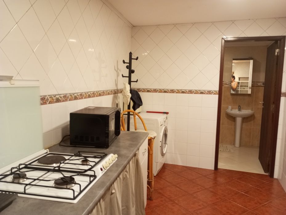 Alugo quarto independente/ T0 Olivais Norte