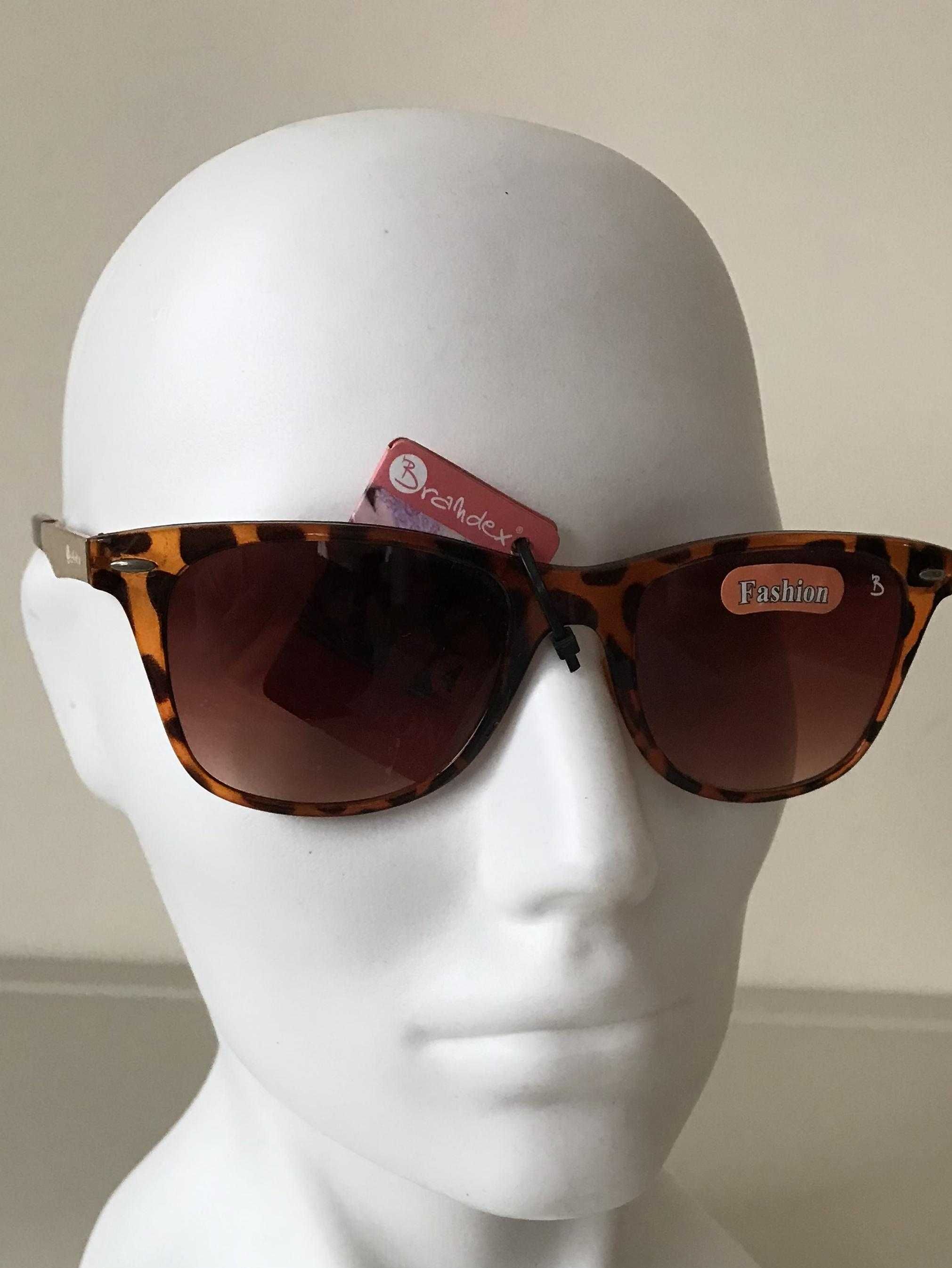 Brązowe okulary przeciwsłoneczne ze zdobieniem