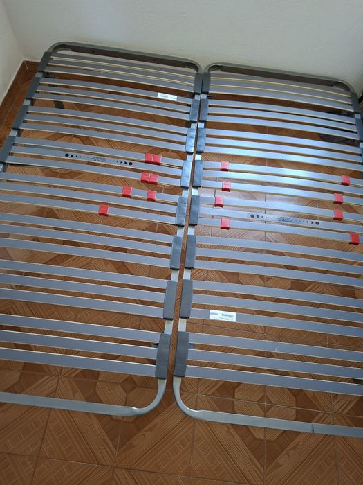 2 Camas de solteiro com colchões