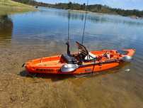 Kayak de Pesca com todos os acessórios. Pronto a navegar.