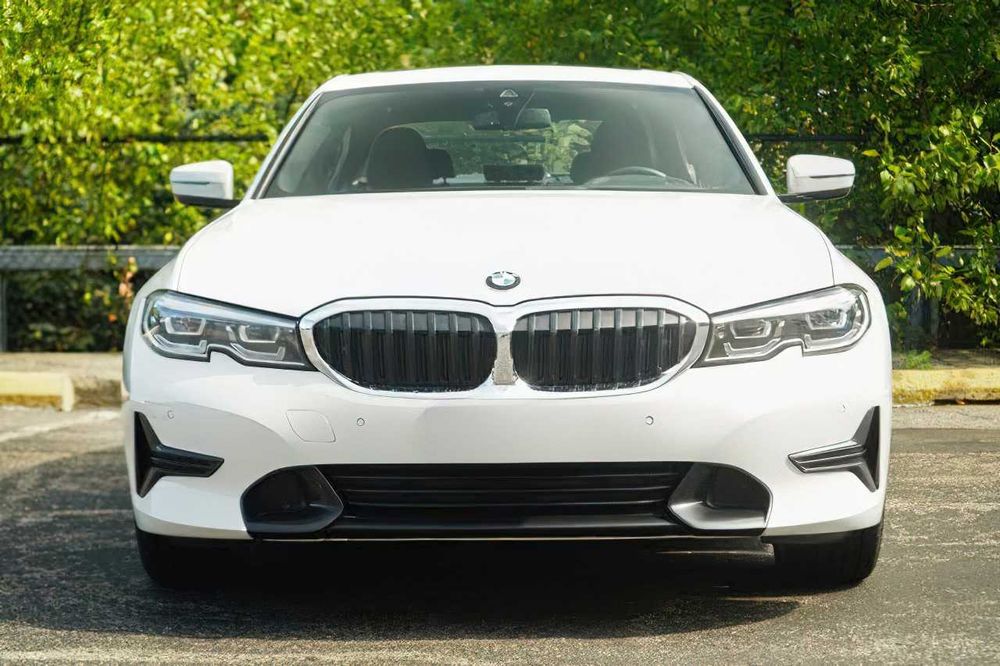 BMW 3 Series 330i xDrive      2020