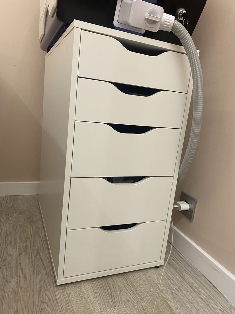 Movel com gavetas novo