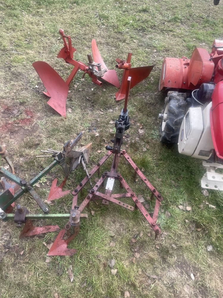 Traktorek jednoosiowy  Glebogryzarka  Dzik Honda Iseki  ks 650