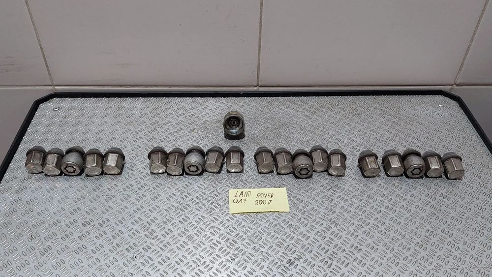 NAKRĘTKI KÓŁ KOMPLET 20 SZTUK + ZABEZPIECZENIE LAND ROVER R2017