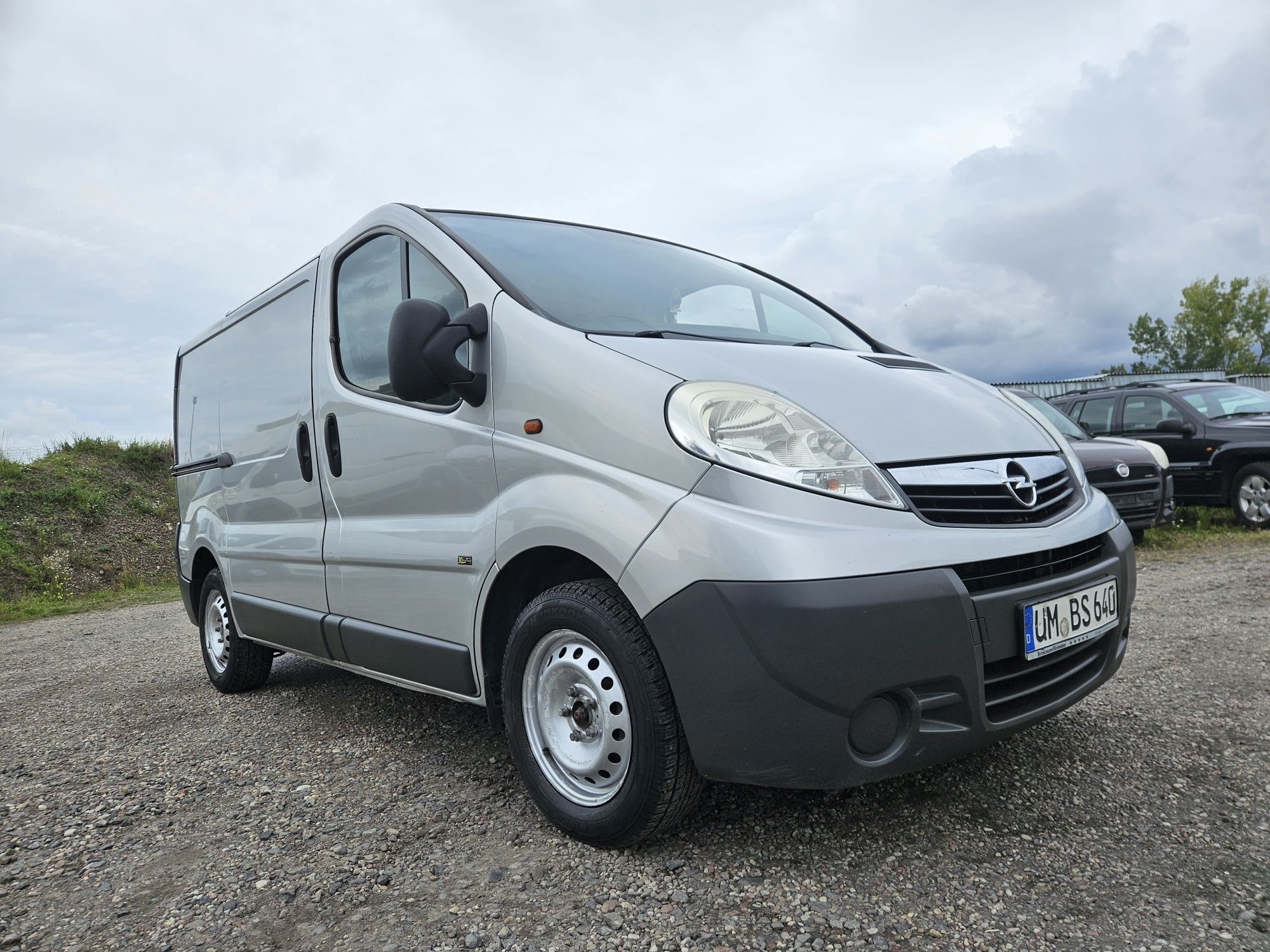 Opel Vivaro 2.0 CDTI blaszak klima z Niemiec ładny nie(trafic)