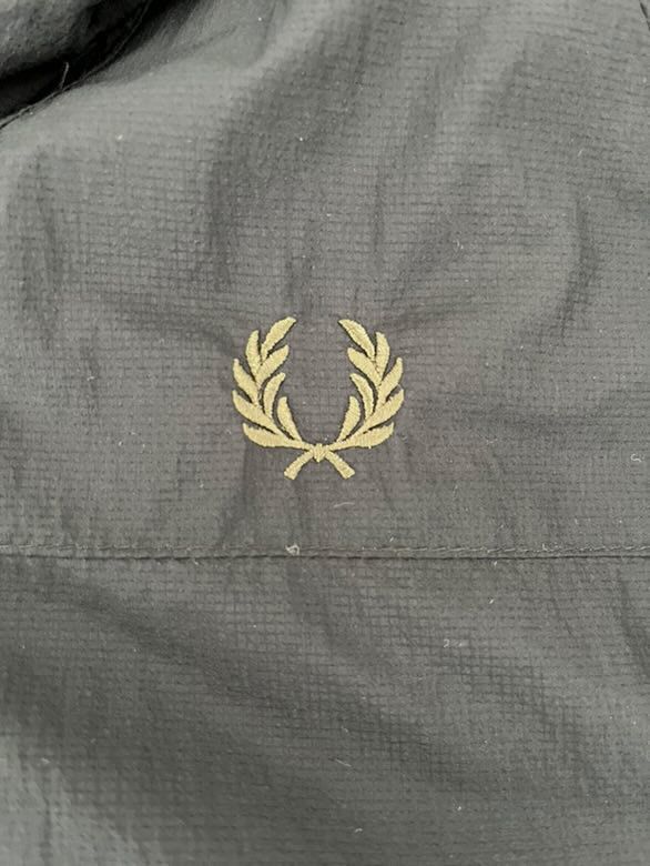 casaco preto fred perry forrado