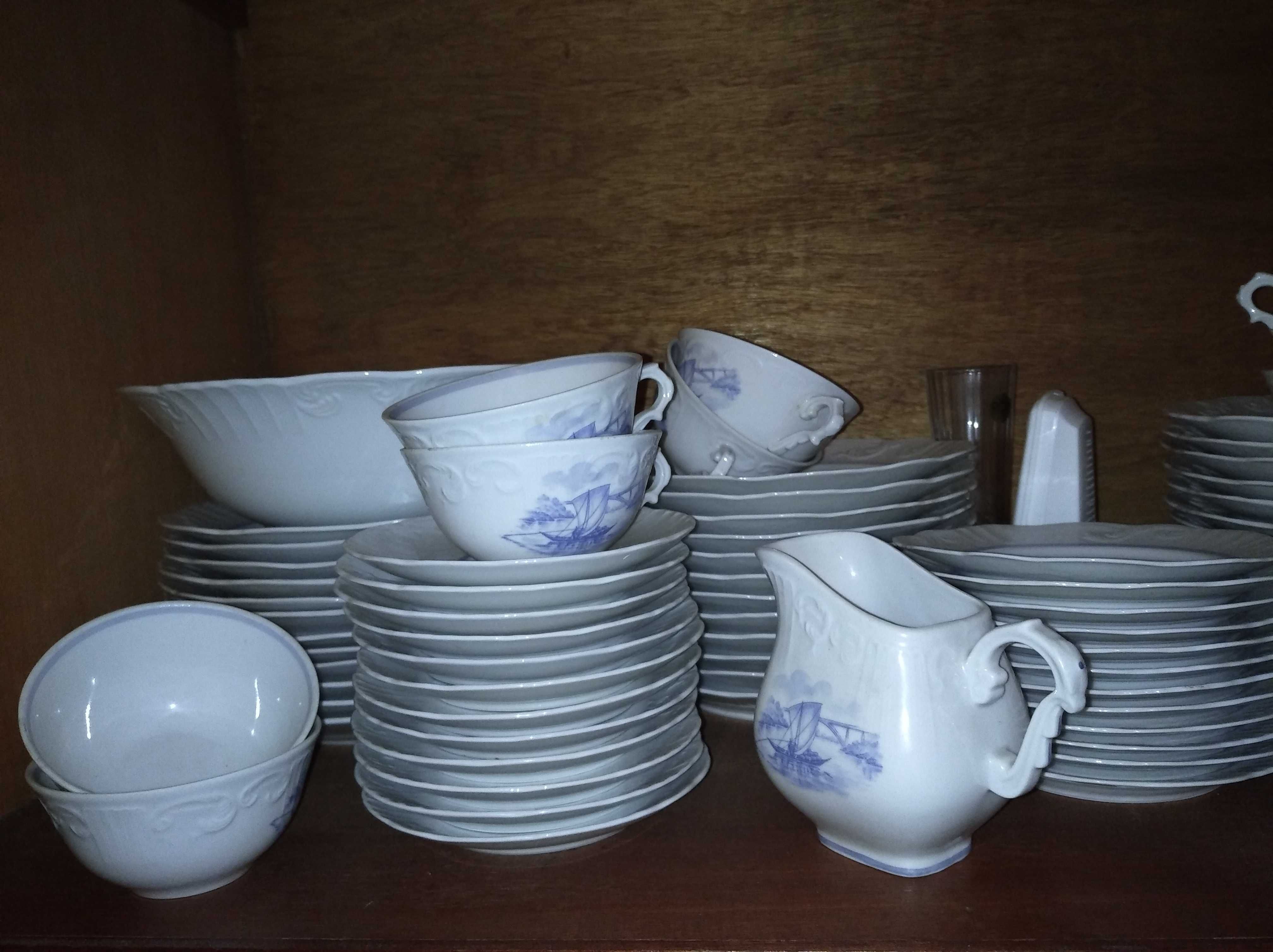 Conjunto de Loica /Porcelana de Vista alegre antigo | Novo |