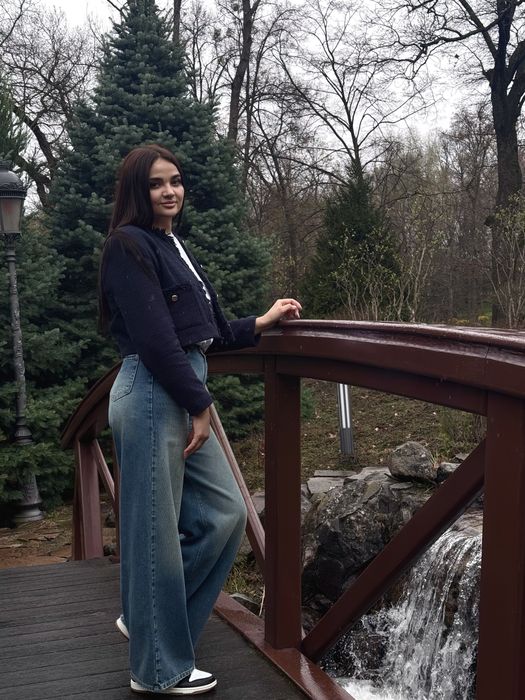 Джинси в трендовому кольорі