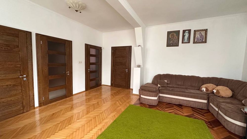 Продаж особняка в центрі міста