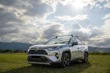 Toyota RAV4 Idealna i zadbana TOYOTA RAV4 Hybryda