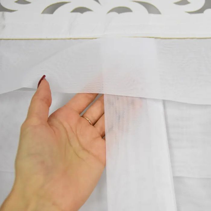Panel z filcowym ażurem i koralikami