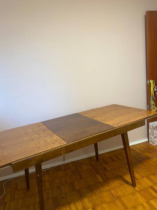 Стіл розсувних. В гарному стані.