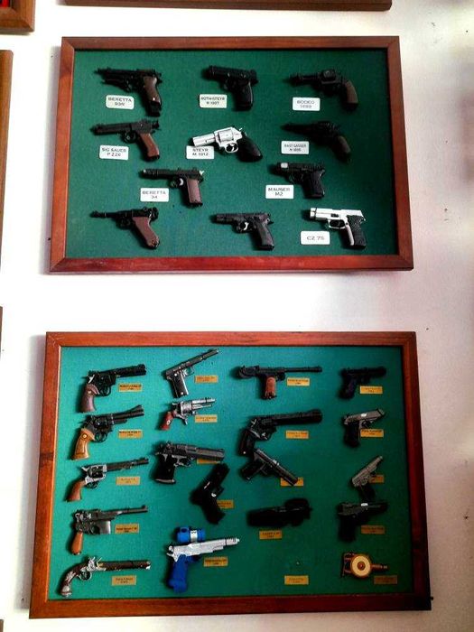 Quadros coleção miniaturas de armas