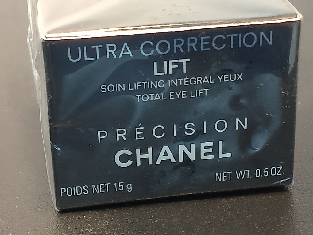 Krem pod oczy Chanel Ultra Correction Lift