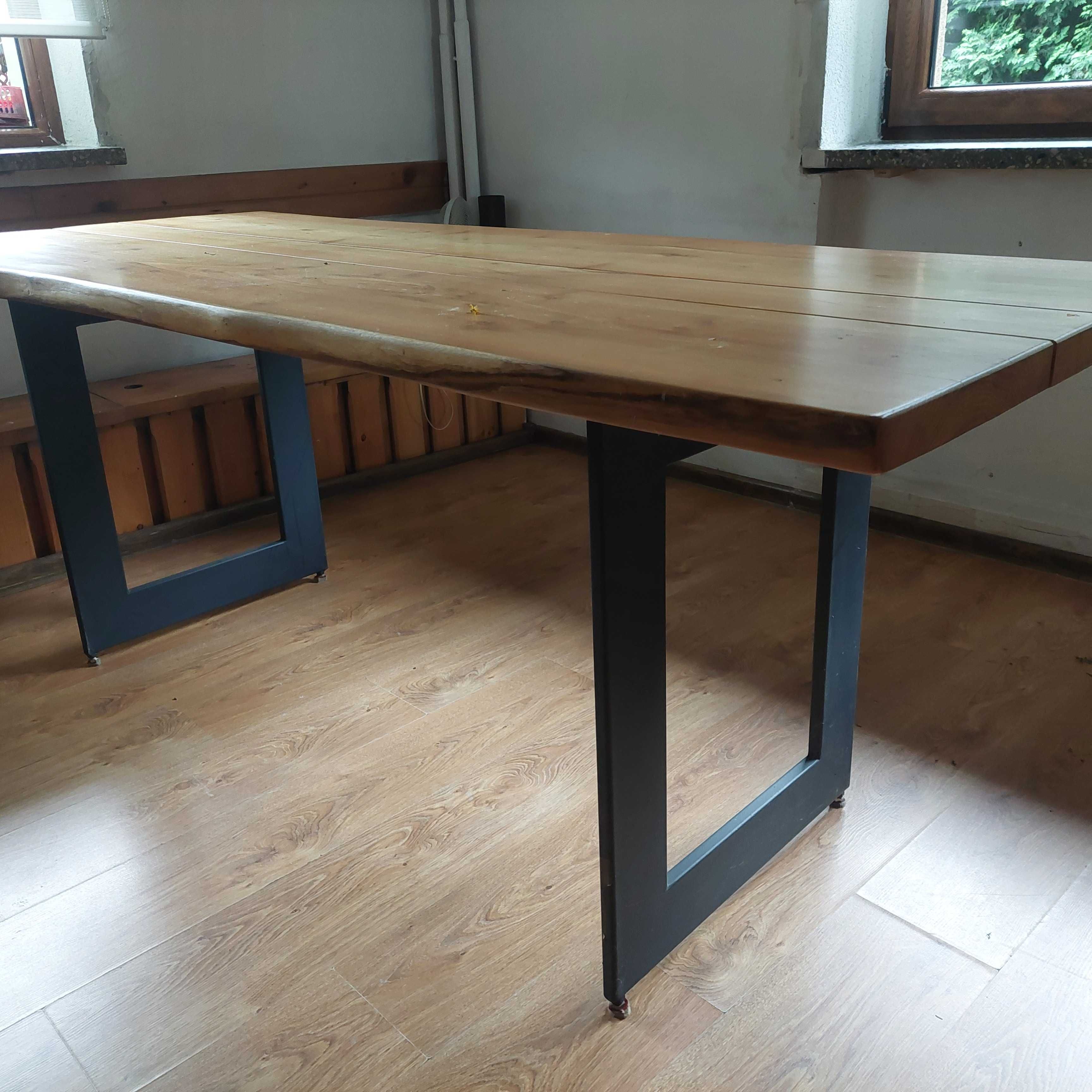 Stół do salonu,z drewna akacjowego