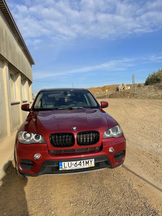 Doinwestowane BMW X5 w pięknym kolorze individu + HiEnd Audio car play