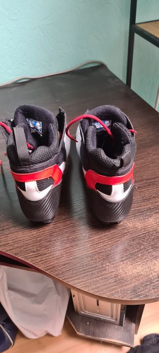 Чоловіче взуття для лиж