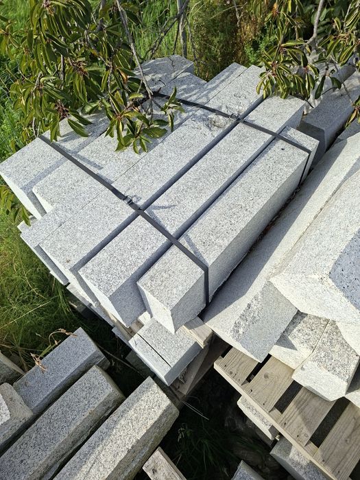 Krawężniki granitowe oporniki cena za metr bieżący