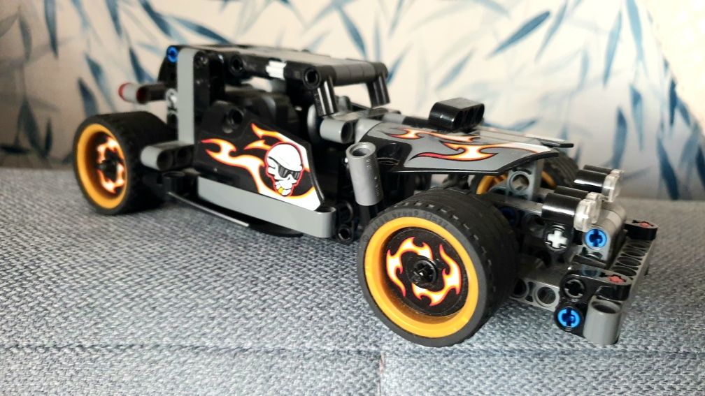 Lego Technic 42046 Wyścigówka