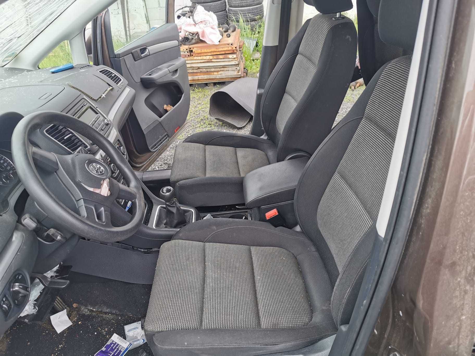 VW Sharan 7N fotele kanapy komplet plus elementy plastikowe