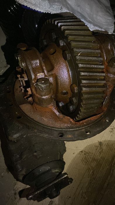 Продам ридуктор зіл 131