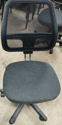 Компьютерне крісло та офісні стільці