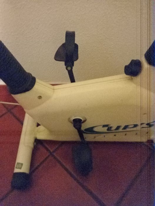 Bicicleta estática em bom estado