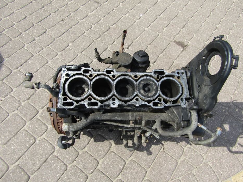 BLOK SILNIK KOMPLETNY  VOLVO 2.4 D5244T  04 14R