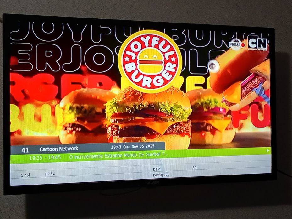 TV silver 32" com suporte