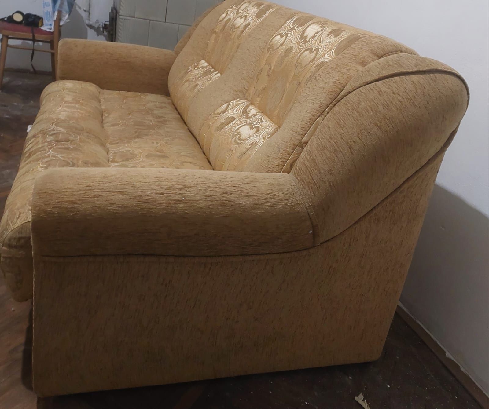 Продам розкладний диван з кріслами