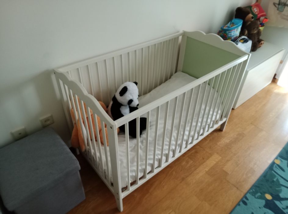 Berço lacado branco