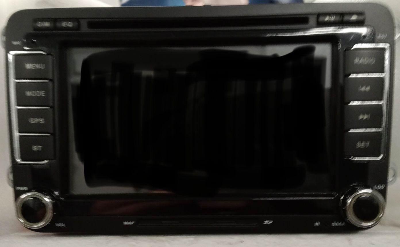 Vendo auto radio Golf V 5 para peças