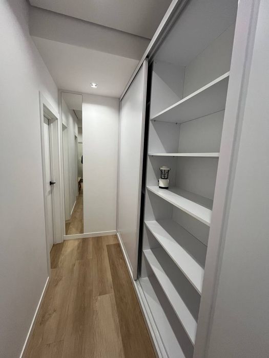 Здається 2кімн. Новобудова з терасою та паркінгом  паркова зона