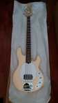 Sterling by Music Man SUB Ray4 – como novo