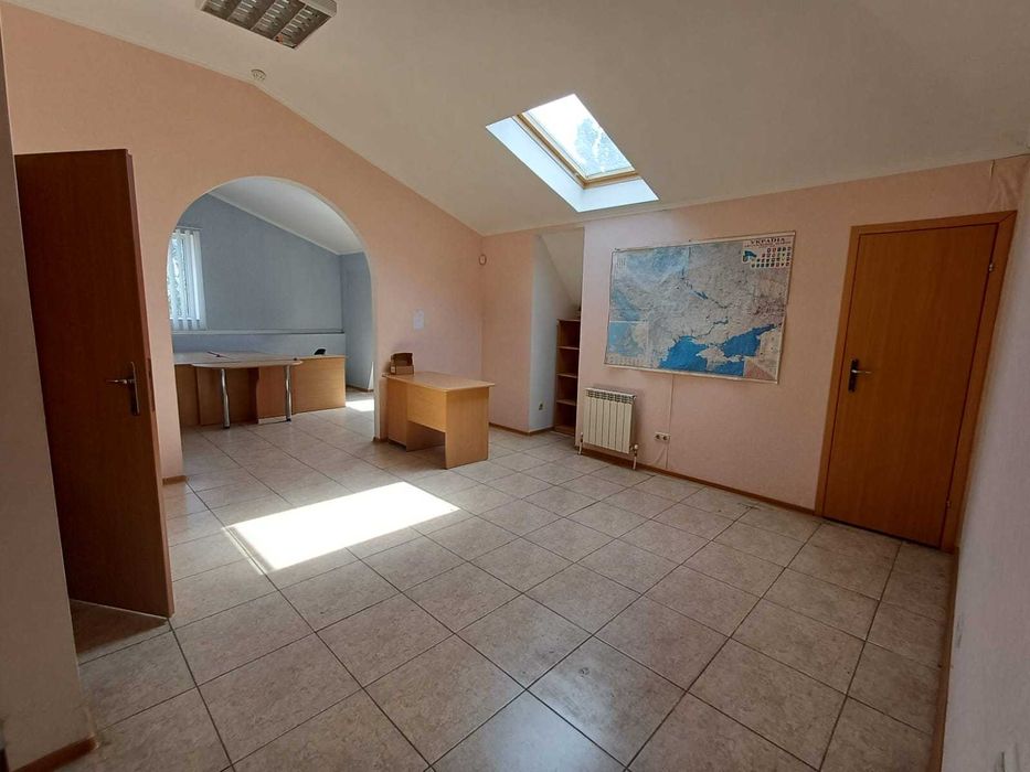 360м2 три поверхи по 80м2+підвал