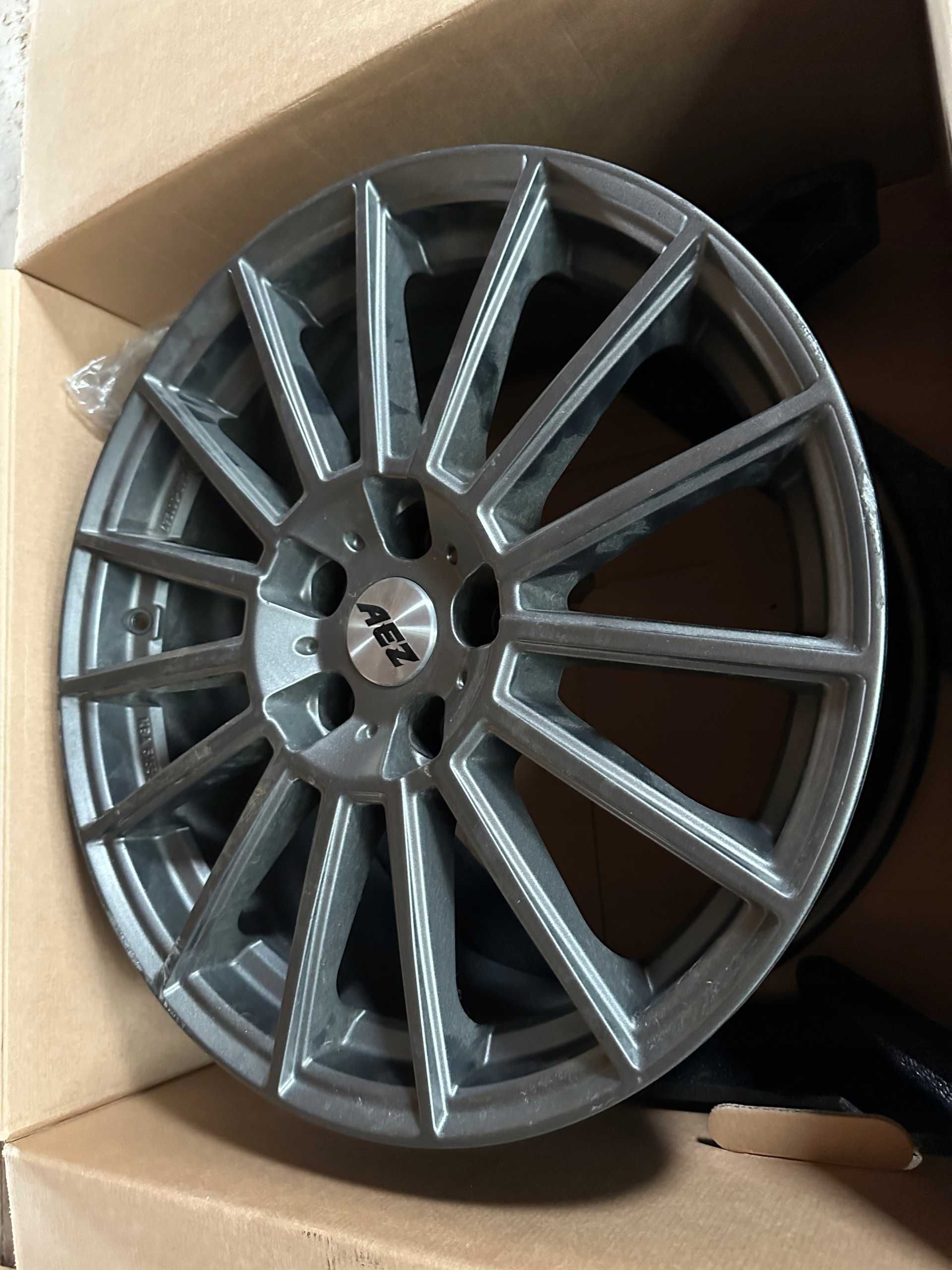 Felga aluminiowa AEZ Steam graphite 8.5"x18" 5x114,3 ET38 Tesla Model3