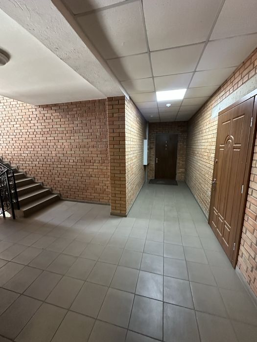 Продаж приміщення в новобудові з окремим входом центр міста 85 метрів