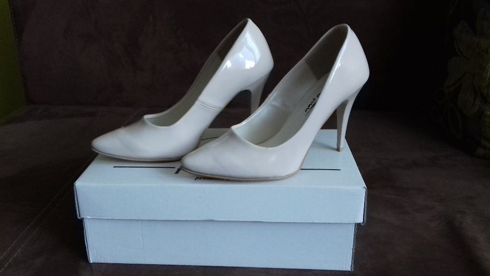 Nowe szpilki sprzedam.