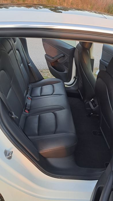 Tesla Model 3 Automovel de garagem