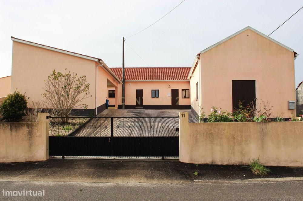 Encantadora Moradia T2 com Jardim e Vista Campestre em Pombal