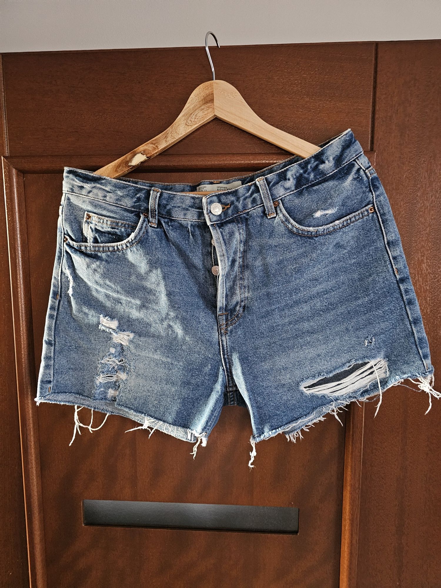 Spodenki jeansowe rozm.40 Ashley z przetarciami