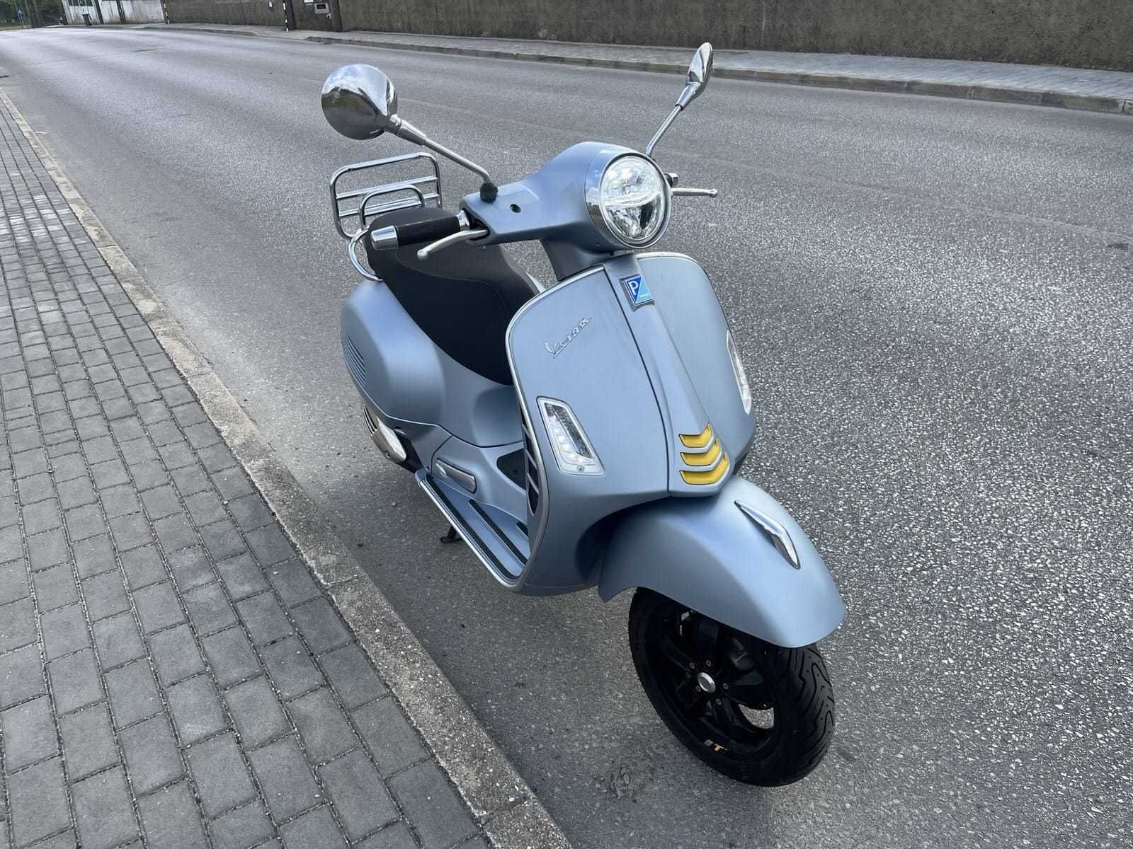 Vespa 300 como nova
