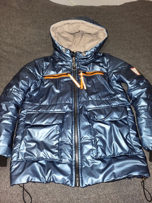 Продам куртку на девочку на осень