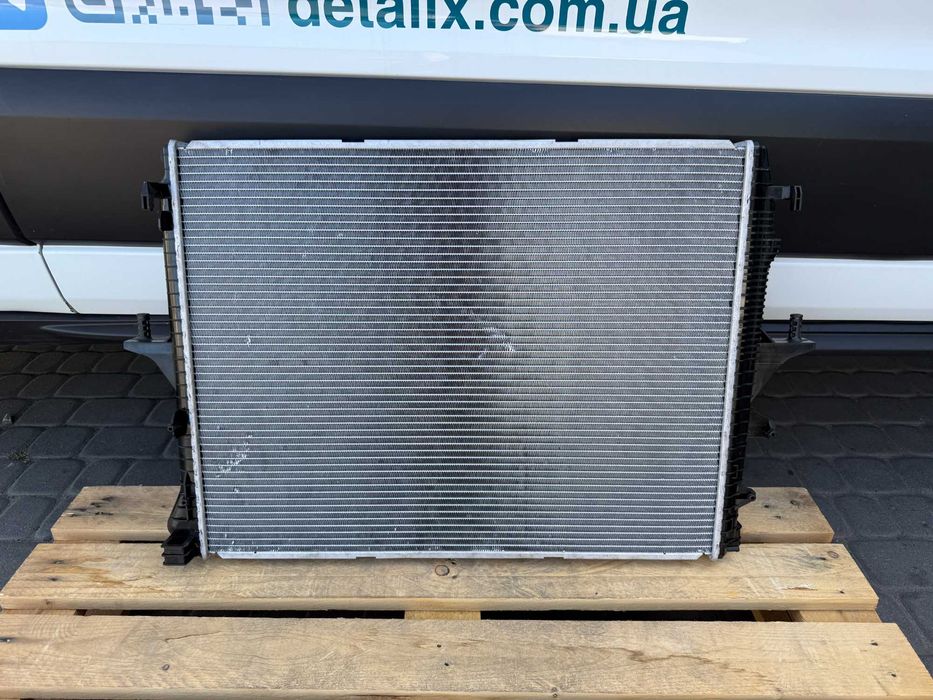 Радіатор охолодження Volkswagen Touareg 1 I 7L6121253E в наявності