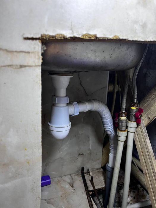 Тумба з раковиною. терміново!