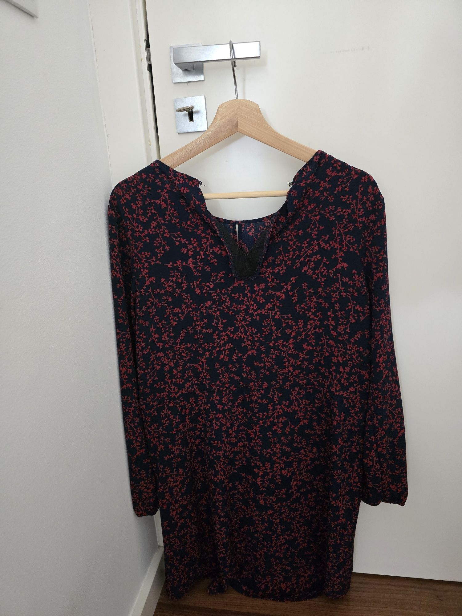 Vestido azul e vermelho