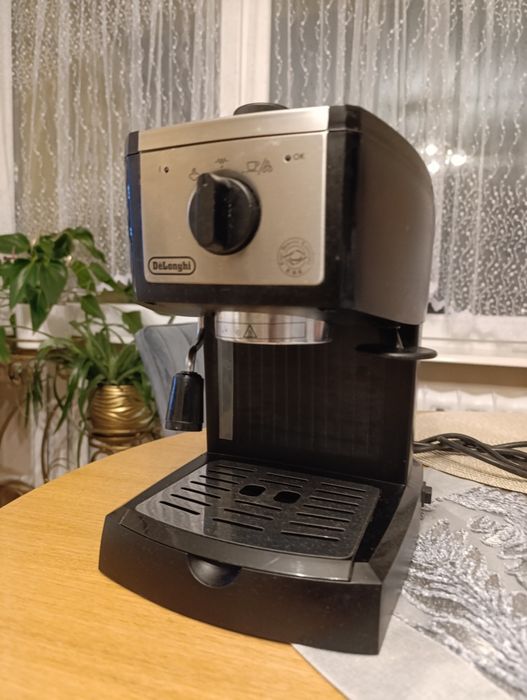 Ekspres kolbowy marki DeLonghi