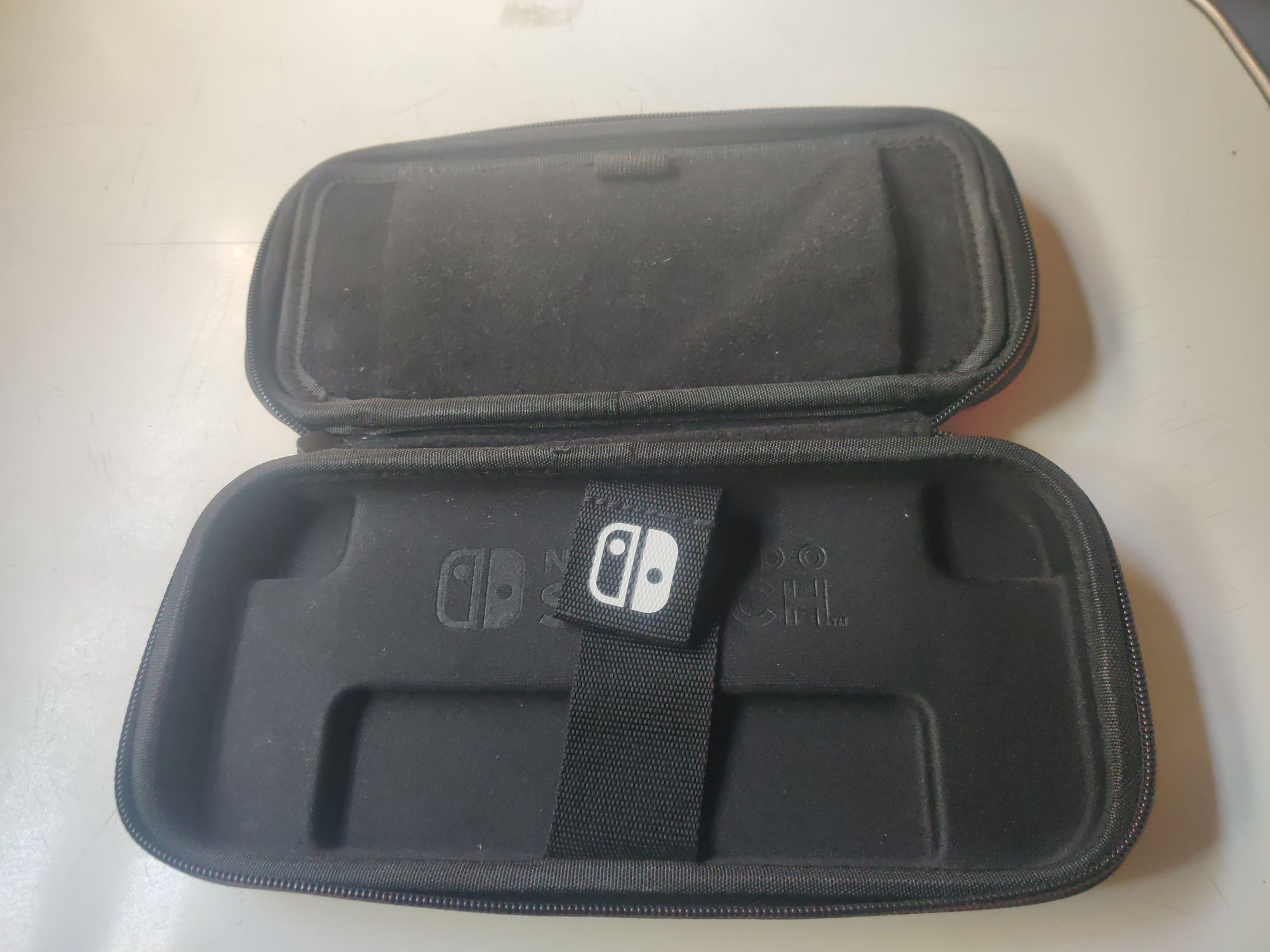 Nintendo switch v2 та чохол