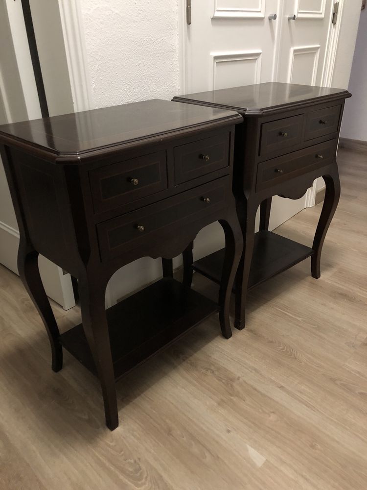 Vendo mesinhas de cabeceira de madeira novas